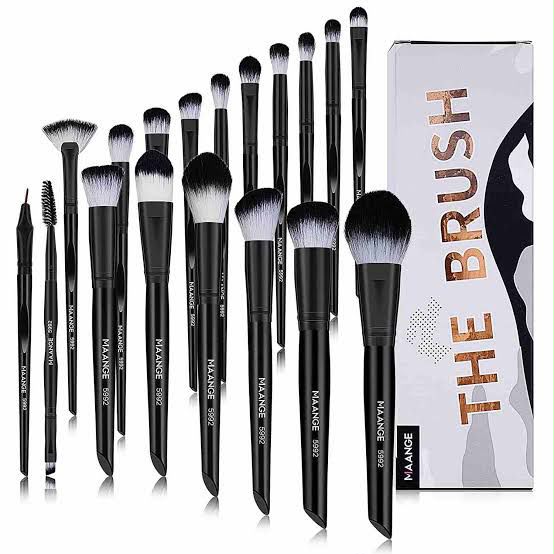 Maange The Brush 18Pcs Set In 2 colours: Golden & Black